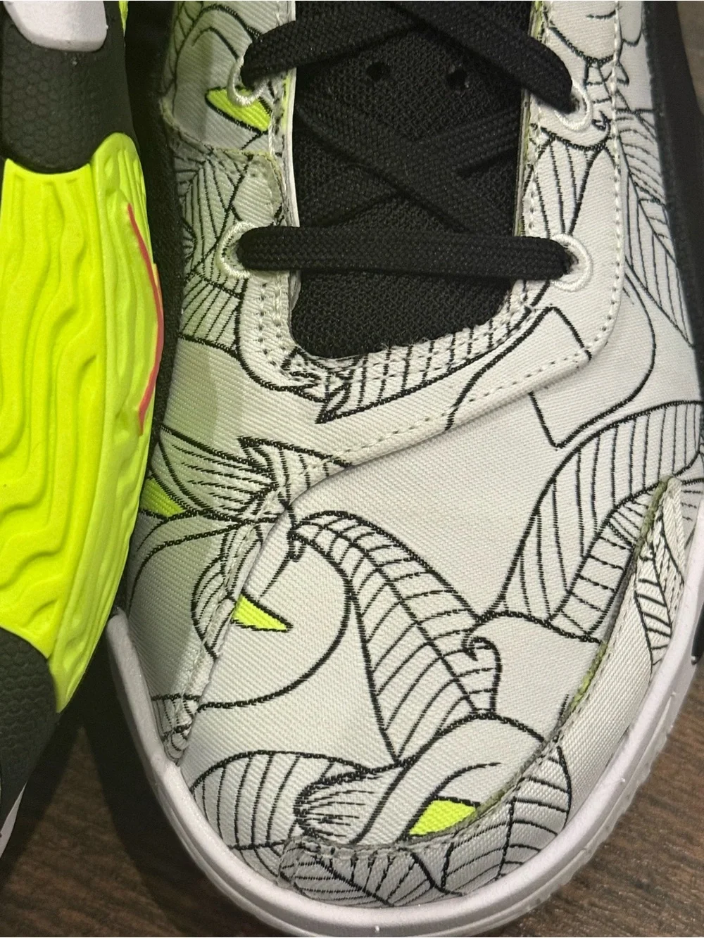 The Nike Jordan Tatum 2 'Momma's Boy' basketball Men’s Size 12 Neon Sneakers